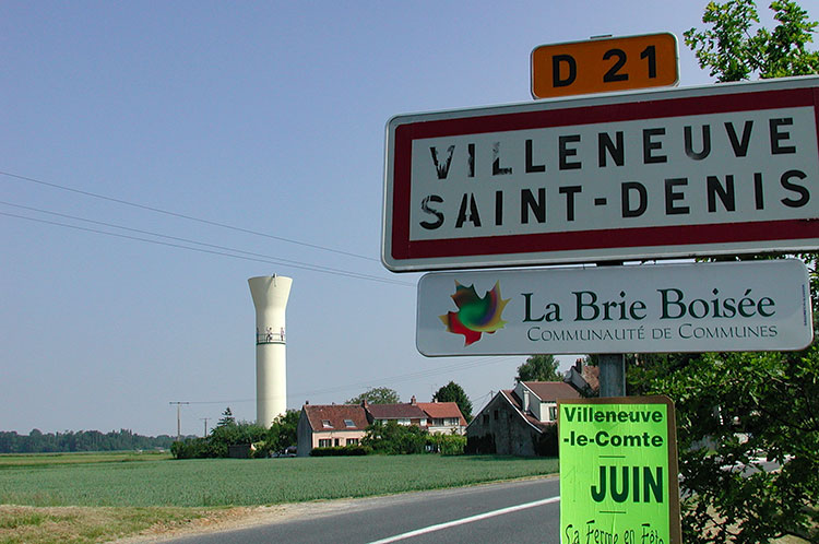 © Norbert Pousseur - Seine et Marne - Villeneuve St Denis - entrée de Villeneuve Saint-Denis
