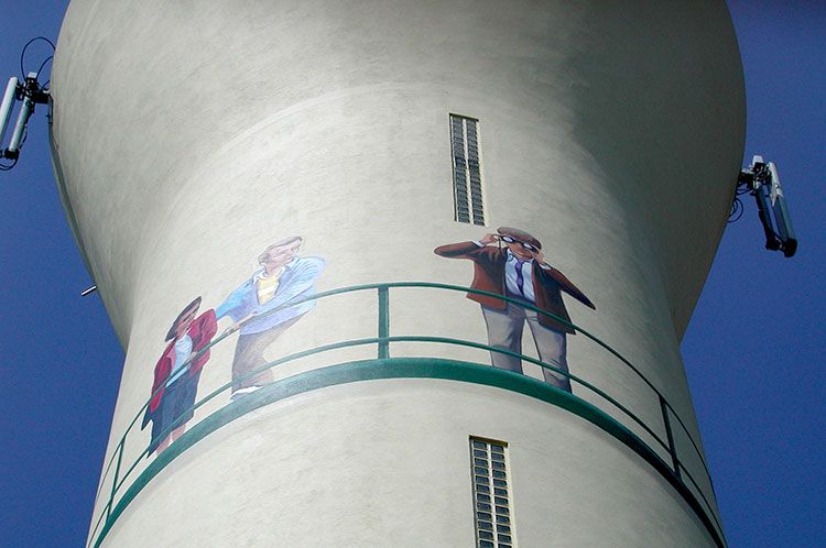 © Norbert Pousseur - Seine et Marne - Villeneuve St Denis - décor du château d'eau de Villeneuve Saint-Denis