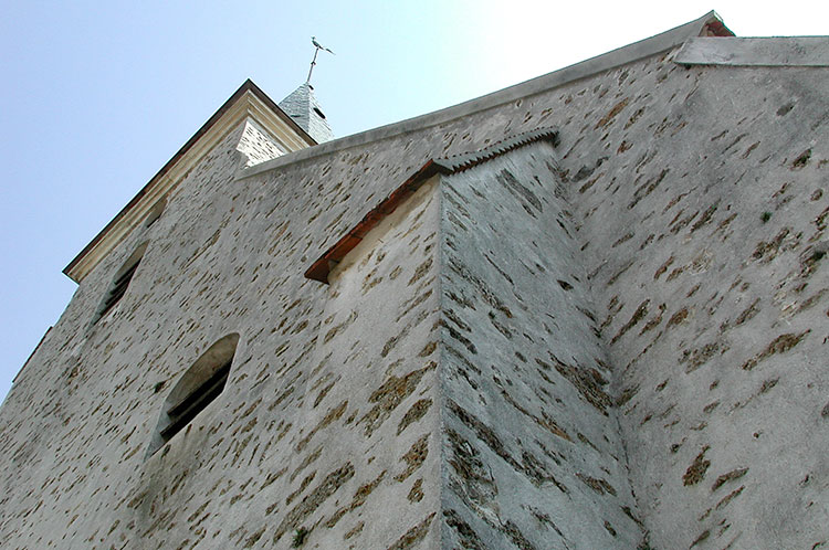 © Norbert Pousseur - Seine et Marne - Villeneuve St Denis - mur de l'église de Villeneuve Saint-Denis