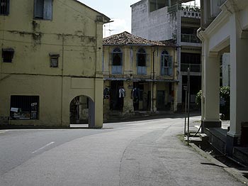 © Norbert Pousseur - Rue de la vieille ville à 14h - Photographie Norbert Pousseur