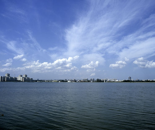 © Norbert Pousseur - Port de Singapour - mer et ciel